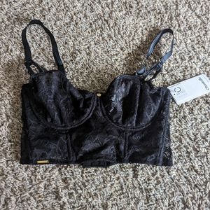 Chantelle bra